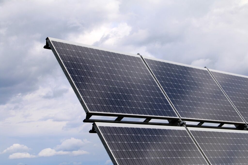 The Solar Energy Benefits for Business and Industry: A Complete Analysis
